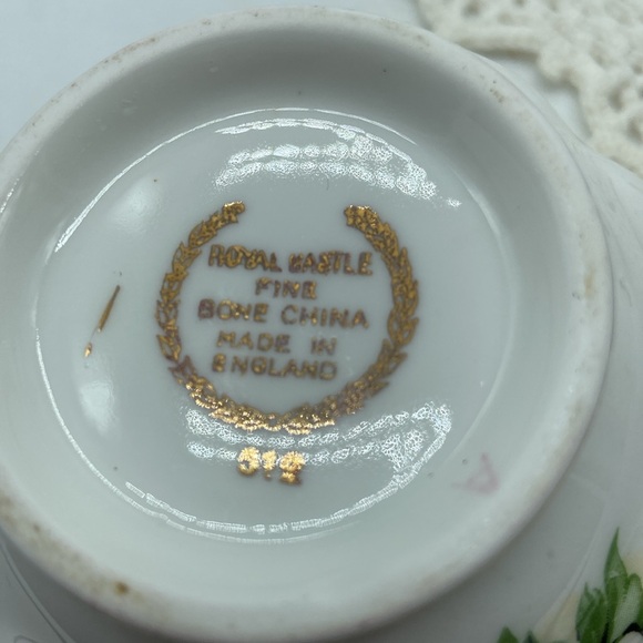 Royal Castle Cream & Sugar Dish - English Bone China - Picture 5 of 6